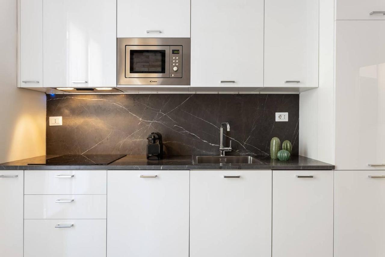 Modern And New Flat In Duomo Area Apartman Milánó Kültér fotó