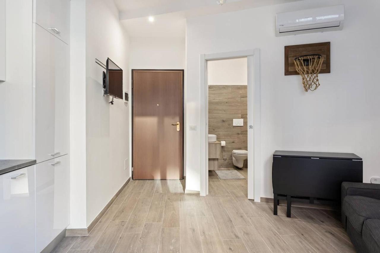 Modern And New Flat In Duomo Area Apartman Milánó Kültér fotó