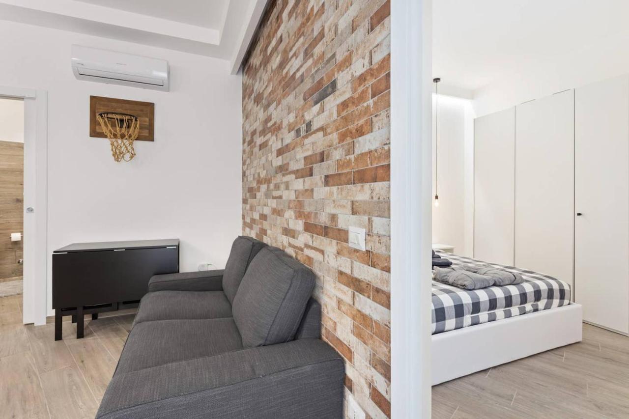 Modern And New Flat In Duomo Area Apartman Milánó Kültér fotó