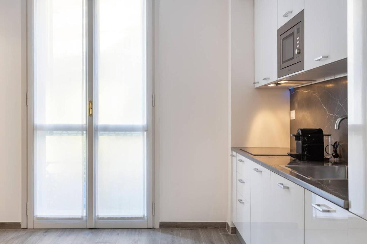 Modern And New Flat In Duomo Area Apartman Milánó Kültér fotó