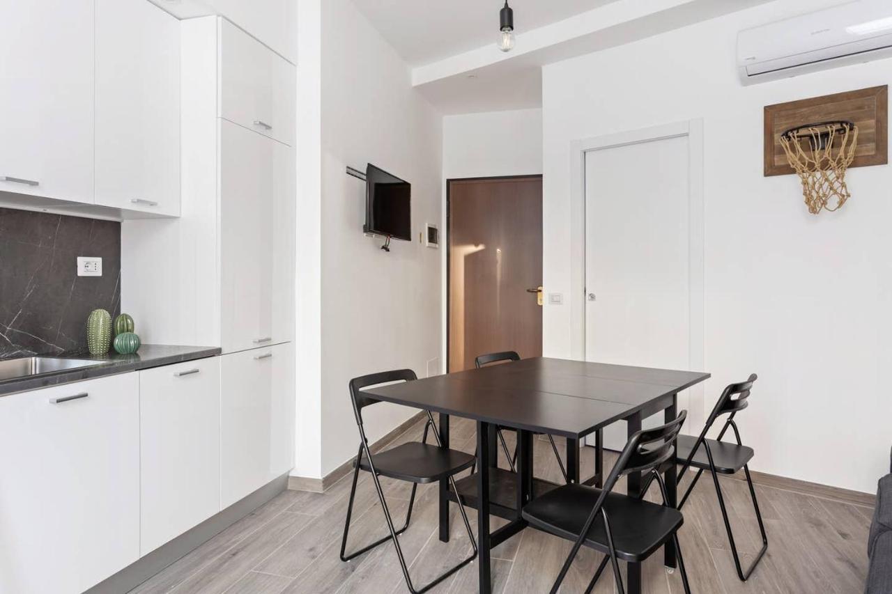 Modern And New Flat In Duomo Area Apartman Milánó Kültér fotó